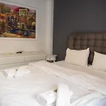 Modern Suite - Nature View Loft - Luxury Rentals
